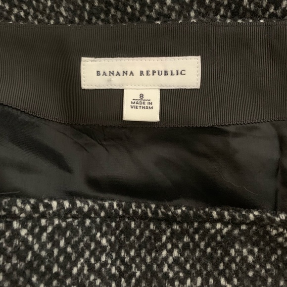 Banana Republic Mini Skirt with pockets! Size 8 - Picture 3 of 5